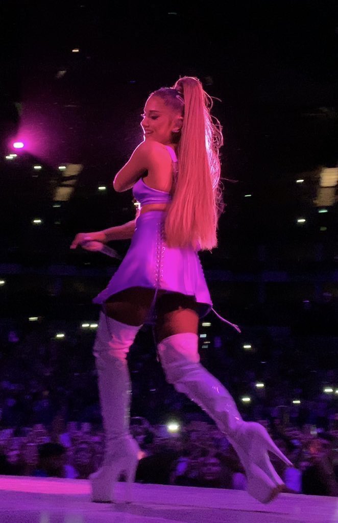 babyIovin's tweet photo. see you in 35 days, i love you @arianagrande https://t.co/9cRYOSR8RQ