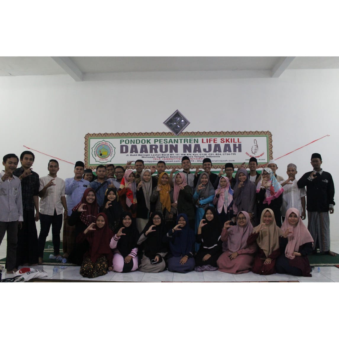 cssmorauinws's tweet photo. Dok. Mastaba 15-16 Agustus 2019
Alhamdulillah telah terlaksana acara MASTABA (Masa Taaruf Anggota Baru) CSSMORA UIN WALISONGO Semarang 2019. Kami keluarga besar @cssmorauinws mengucapkan, selamat datang kepada Anggota baru PBSB 2019 -Segefat13-
#cssuinwalisongo
#cssmora
#maba https://t.co/rb3cEzkHl5
