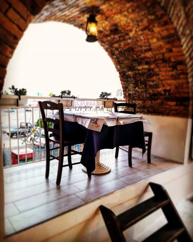 Solo due posti...
#eating #familylife #dolcideliziedicasa #eveningdresses #evening_click #eveningsky #dinnertime #summerday #italy_vacations #igersitalia #pictureoftheday #travelpicture #photographylovers #streetphotography #instapicture #angolinascosti … ift.tt/30cDLeh