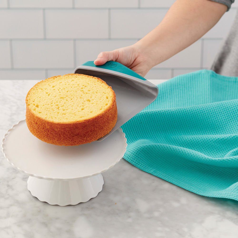 WiltonCakes's tweet photo. Rethink your kitchen gadgets with our new Versa-Tools collection! These multi-functional kitchen supplies are designed to help you cut down on the number of tools needed thus making baking simpler and clean up a breeze! https://t.co/lL48SdsaV3 #versatools #wiltoncakes https://t.co/pX8G5jQhr0