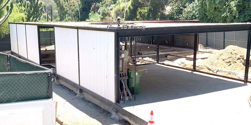 EichlerNetwork's tweet image. Why has Pierre Koenig's 1958 Case Study House No. 21 landmark (the Bailey House) been gutted to its bones? It's hard to tell! #CaseStudyHouse #CaseStudyHouse21  bit.ly/2YTQ25L