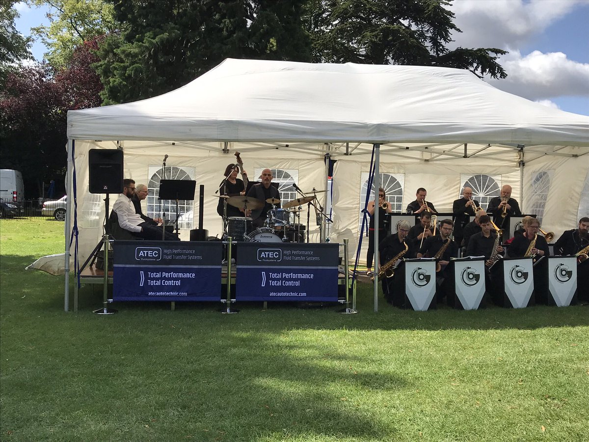 ATECautotechnic's tweet photo. Brackley Classic Car Show - good turnout - fabulous weather - #sponsoringlocalcharities #Brackley https://t.co/FBHz1ISz9C