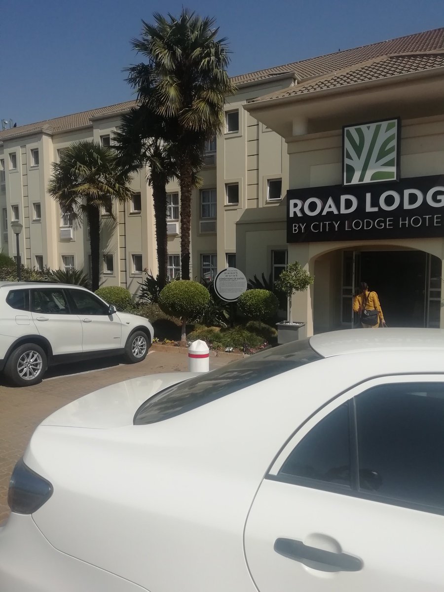 MoilahlaShuttle's tweet photo. Earlier this morning ππ... Midrand to Road lodge Isando, Kempton Park
info@moilahlashuttleandlogistics.co.za
moilahlasl@gmail.com
079 672 7657
#ExecutiveTransfer https://t.co/4G8dkd95vJ
