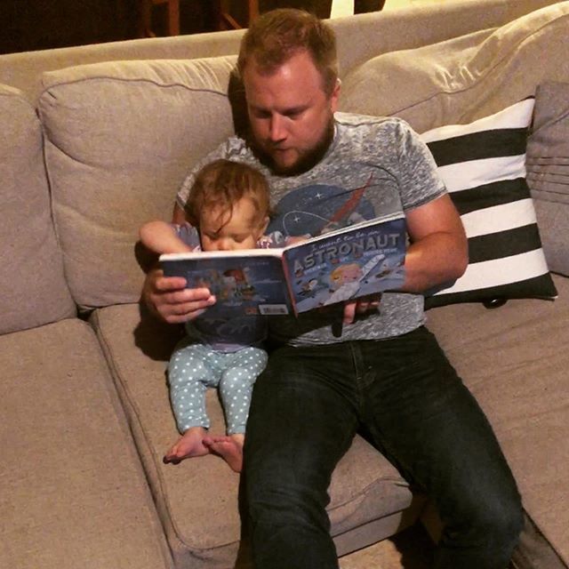 TVsMichaelOder's tweet photo. Mag-o-tron chose a book with an astronaut on it for me to read last night! .
.
.
Then, after the first page, decided she wanted nothing to do with me haha
#guncle #reading #readingisfundamental #astronaut #career #options #husbandmaterial #goodwithkids #β¦ https://t.co/QPZc1YrIIN https://t.co/mPHU7AgXOj