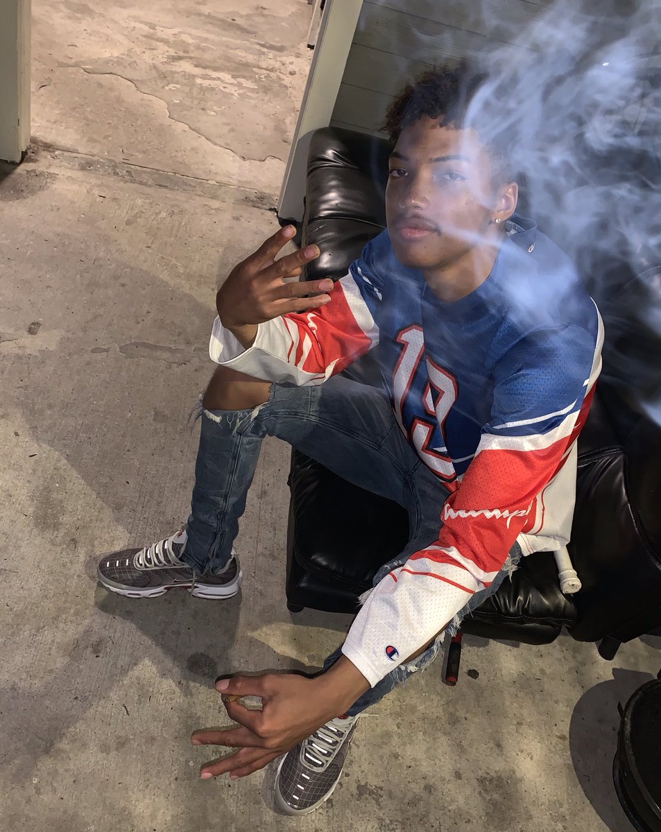 say__dre's tweet photo. got this shit out tha projects wasn’t no silver spoons #llb5 #llp20 #big20 https://t.co/xxfMnstI0x
