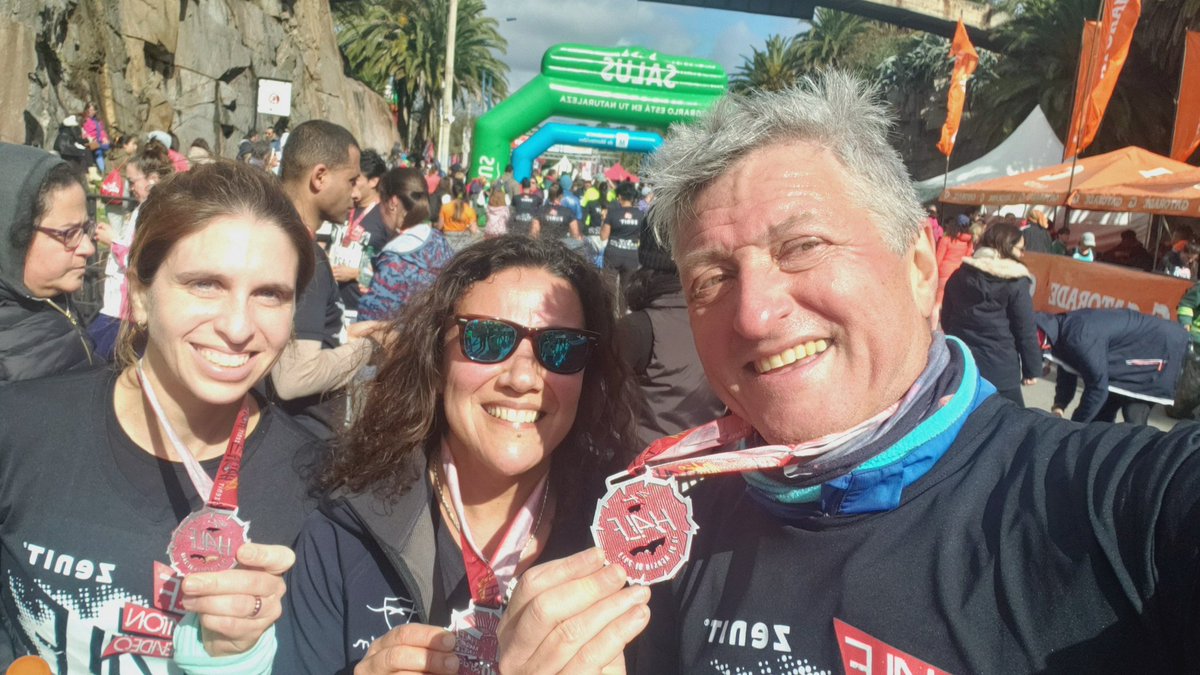 camaraceleste's tweet photo. La Half Maraton de Montevideo @halfmontevideo fue un éxito.  Estupenda organizacion de Pablo Gardiol, Zenit y la @AtletismoCAU . Hoy corri la 10 pero los Playeros Running de @ClubMalvin estuvimos en los 21, los 10 y los 5 k. Fiesta de corredores de calle en Montevideo!!!! https://t.co/DWnR4YosDy