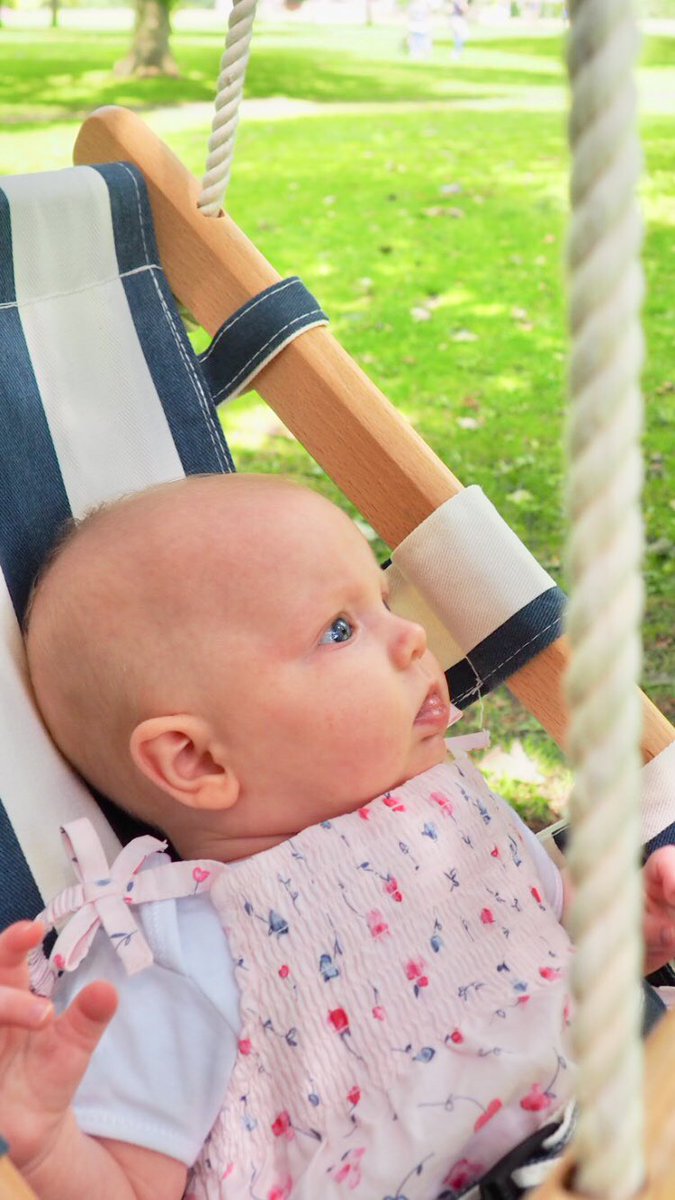 “I’m the king of the swingers” 🐒✨

hannahswancott.co.uk/2019/08/18/sus… #sustainable #newborn #woodentoys #babygifts #handmadehour