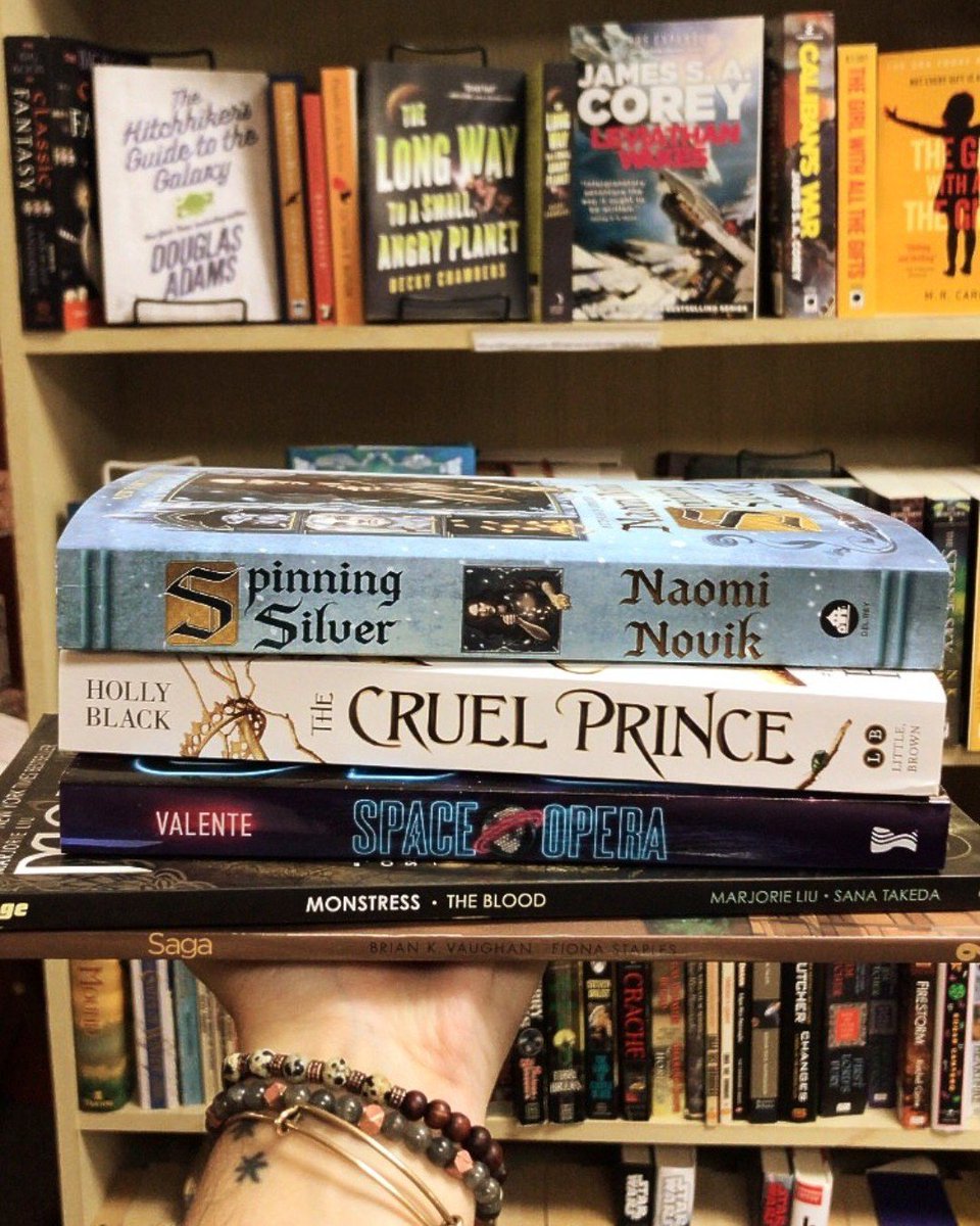 AaronsBooks's tweet photo. Today's the day! It's time for the 2019 Hugo Awards, and these are just a few of the many nominees. Which have you read, and which are you rooting for?

#HugoAwards2019 #Hugos2019 #AaronsBooks #ShopLocal #ShopLititz #Shelfie https://t.co/aZDxISCsLZ