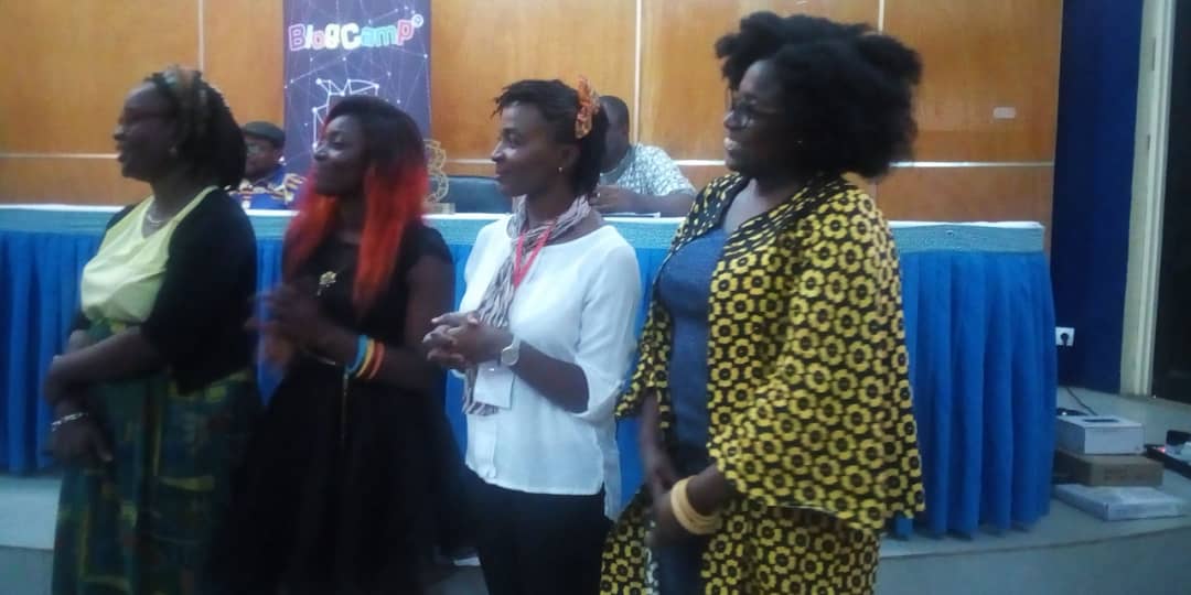 petit_ecolier's tweet photo. Le choix du public, c'est @NzieRegine, du blog « le journal des frustrés », votée à 41%

#BlogCamp19 
#BlogCampContest https://t.co/V0Puomayr0