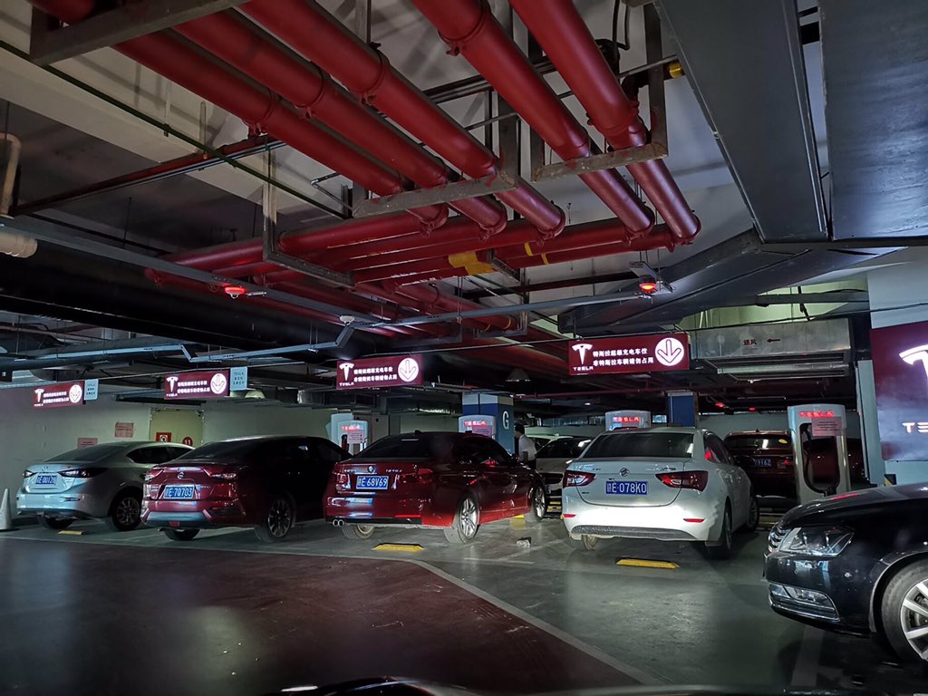 JayinShanghai's tweet photo. Completely ICEed 100KM to the nearest Tesla Supercharger in China 🇨🇳 What would you do if you were in this situation?
#Tesla #TeslaChina #ICEed #Supercharger #特斯拉 #中国 $TSLA https://t.co/1mgx5pb01C
