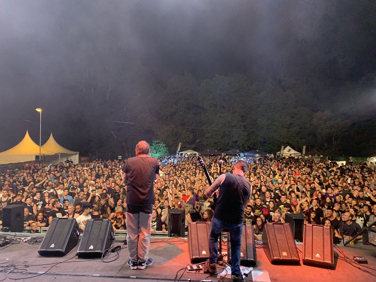 kcps73's tweet photo. @LOSGATILLAZO en el @AbejaRockFest https://t.co/Fg8i7zxv05