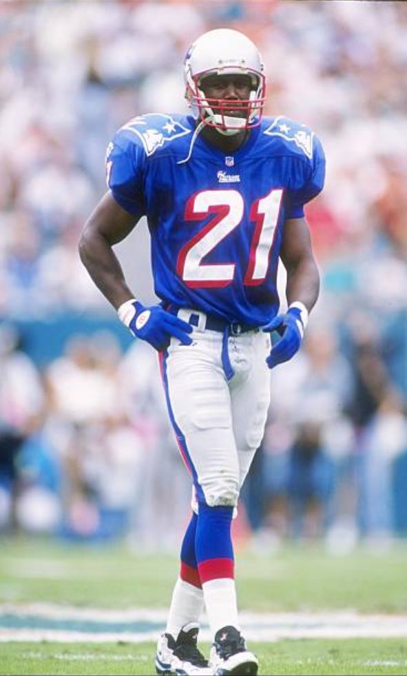 We've got Ricky Reynolds days left until the  #Patriots opener!After a successful run in Tampa, Reynolds signed with the Pats in 1994, playing his final three seasons in New EnglandHis first year saw him score a pair of defensive TDs. He ended up with 11 INTs in 42 games