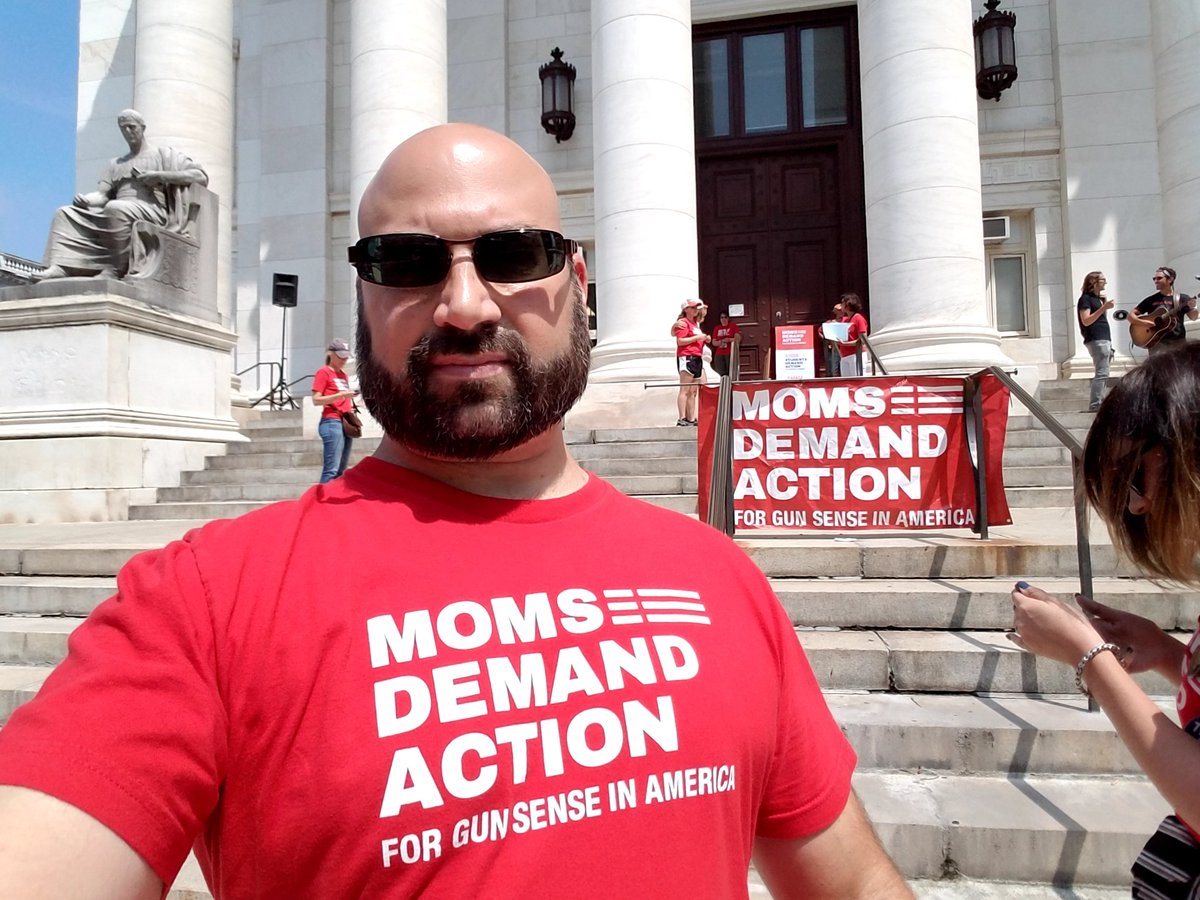Junipurr26's tweet photo. I'm in New Haven, CT waiting for the #RecessRally to begin! Thoughts and prayers are not enough! I demand that the Senate pass a strong Red Flag law &amp; background checks on all gun sales. @MomsDemand @Everytown https://t.co/aHfdOwhoI0