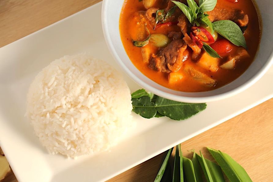 centaradanang's tweet photo. 👨‍🍳Uncover the rich and exquisite flavours of Thai cuisine and traditional taste of Vietnam as you transport yourself into our tastefully designed Ginger &amp; Lime Halal Restaurant!
#halal #food #vietnam https://t.co/2TVORuPDTU