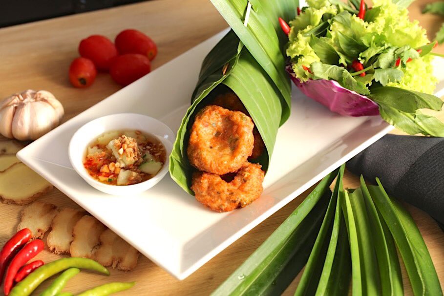 centaradanang's tweet photo. 👨‍🍳Uncover the rich and exquisite flavours of Thai cuisine and traditional taste of Vietnam as you transport yourself into our tastefully designed Ginger &amp; Lime Halal Restaurant!
#halal #food #vietnam https://t.co/2TVORuPDTU
