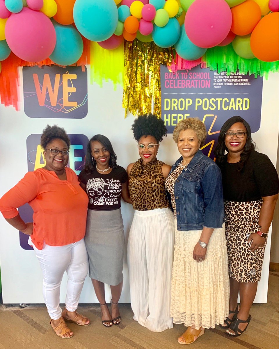 LateishaJohnso3's tweet photo. Sunday morning worship with the #GWC Family @ConcordDallas #worship #educators #lancasterisd #Lisd #Nextlevel #LISDNextlevel #Discoverytime https://t.co/38V6RHuH7d