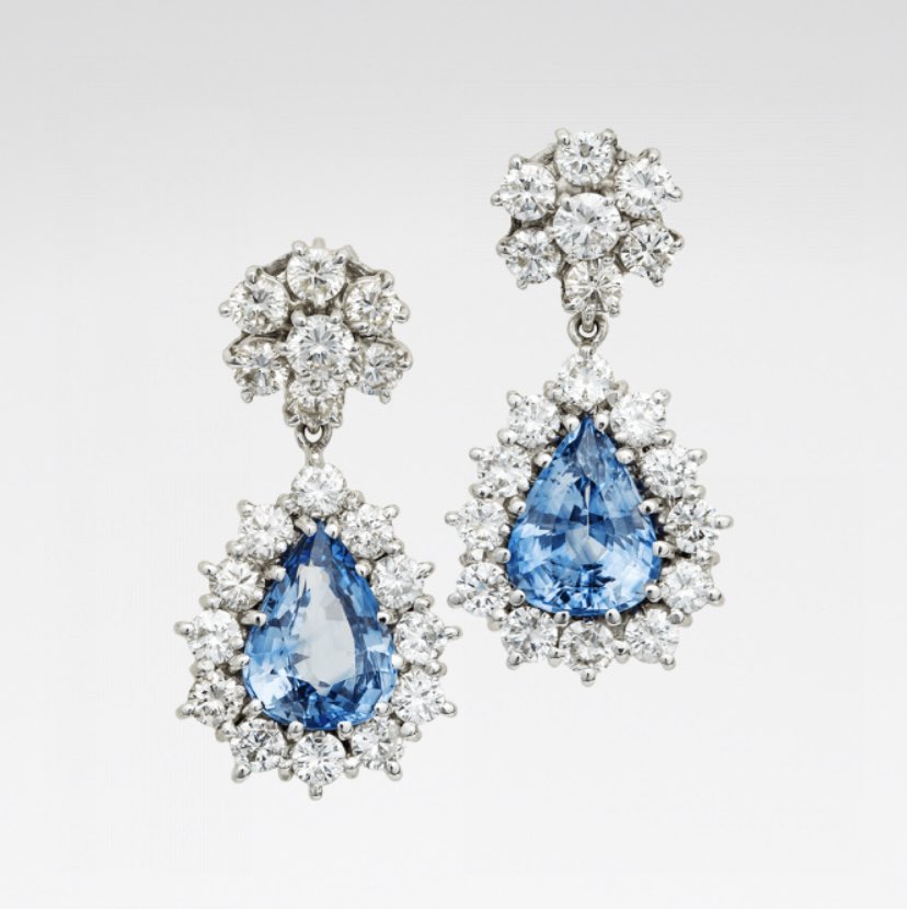 BourbonHanby's tweet photo. A pair of stunning articulated sapphire and diamond cluster drop earrings mounted in 18K white.

2 pear shape sapphires of approx 7.20 carats in total
38 brilliant cut diamonds of approx 5 carats in total

Order by telephone : 020 7352 2106

https://t.co/pbfy9f0tfC https://t.co/D91kzP2nR9