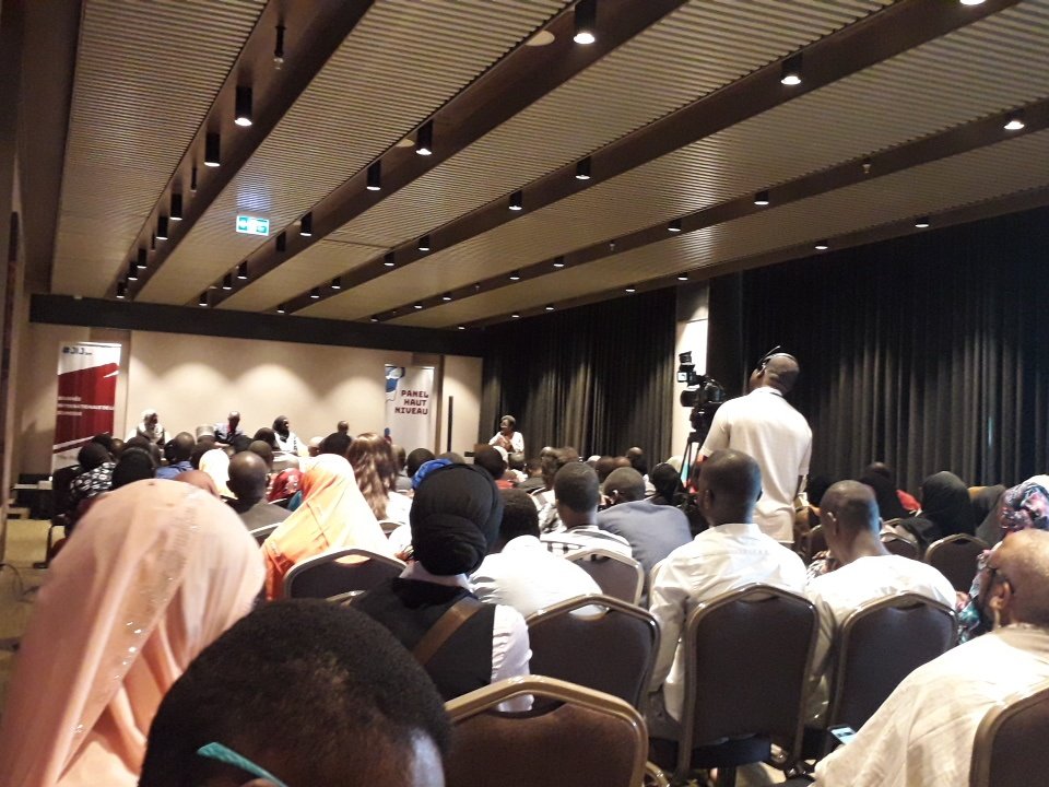 NafiAlfari's tweet image. Nous perdons trop de temps à  juger les autres. #227talks #Nigerwewant