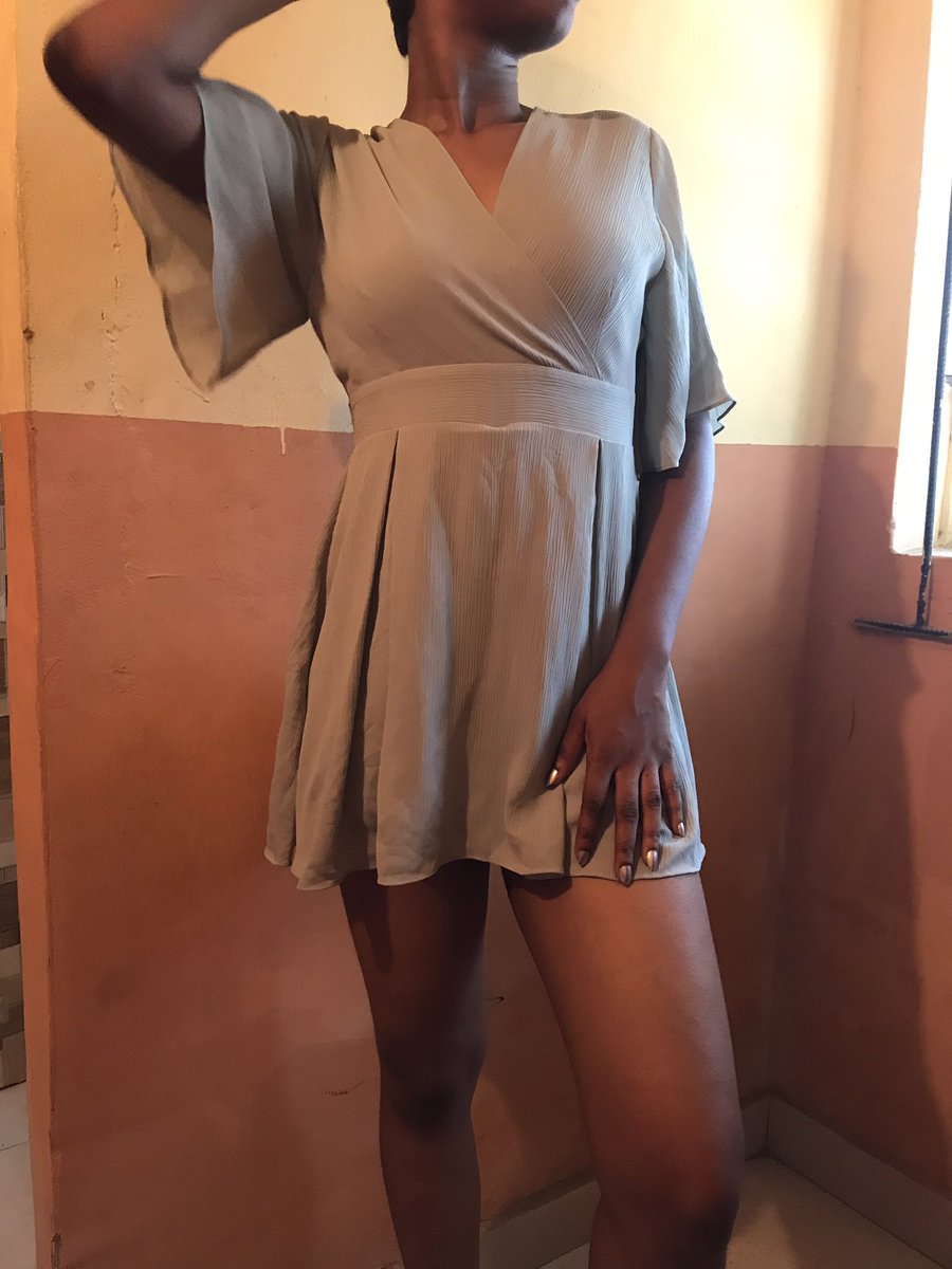 thethrifthanger's tweet photo. Playsuit
Size: 4-6
Price: 1500 https://t.co/FYPFVzLRfc