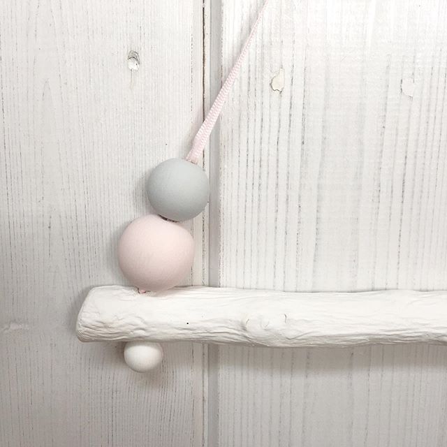 Branch hangings, simple yet decorative.
.
#decor #decorationideas #nursery #nurserydecor #nurserydecor #nurseryinspo #nurseryideas #nurseryinspiration #nurseryroom #kidsroom #kidsroomdecor #kidsroomstyle #kidsroomideas instagram.com/p/B1UA4Iaivvv/