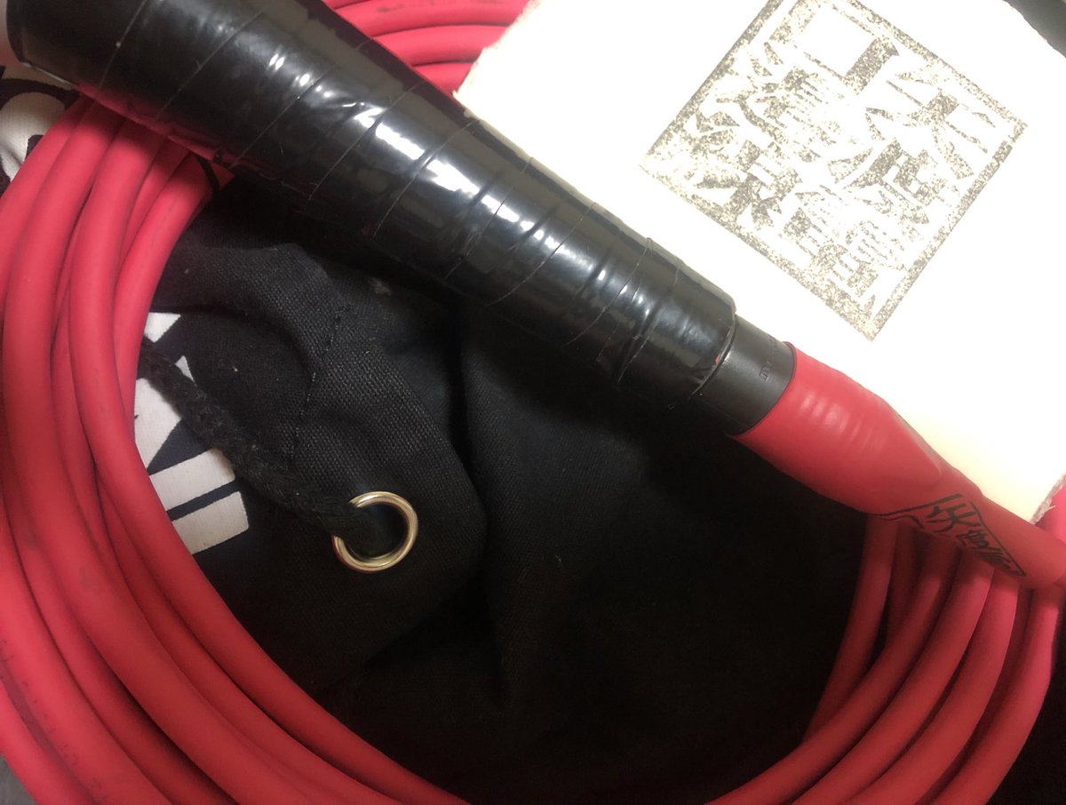 Casper_Kiro's tweet image. 矢口渡邉電線のマイクシールド明日から使います😈💙これで歌うの楽しみ！
音めちゃくちゃクリアになりそう
#矢口渡邉電線 
#BETA58