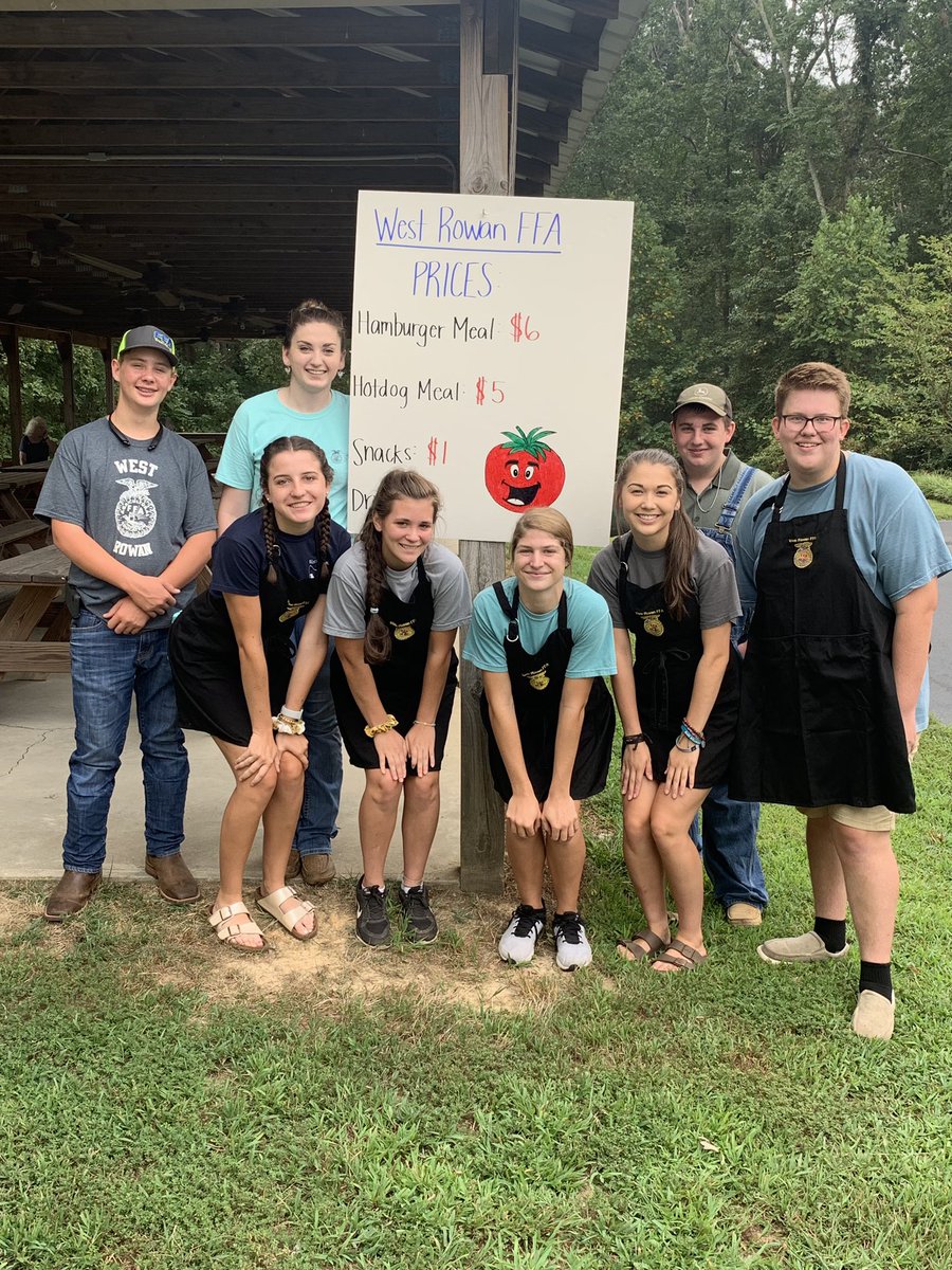 WR_FFA's tweet photo. Our officer team had a great time helping out at the Woodleaf Tomato Festival yesterday! #woodleaftomatofestival #wrffa https://t.co/XBlPqqqlhB