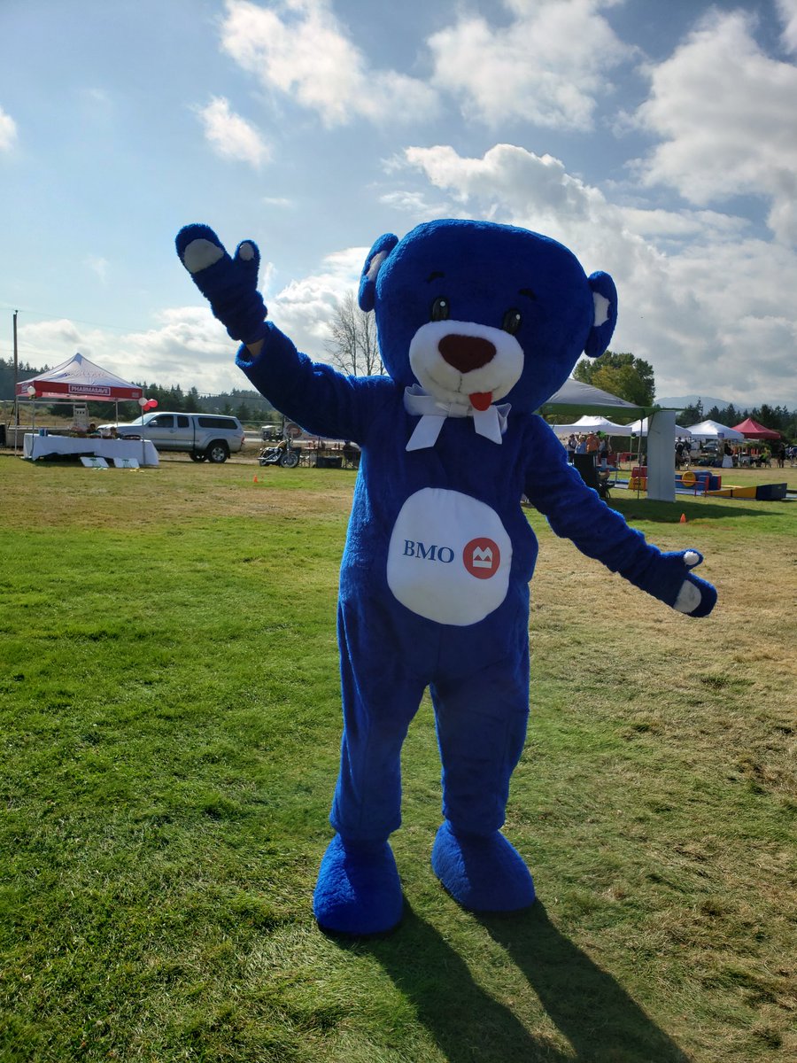 Team Parksville BMO ready for Kidfest. #BMO #community #kidfest <a href="/BParksville/">BMOParksville</a>