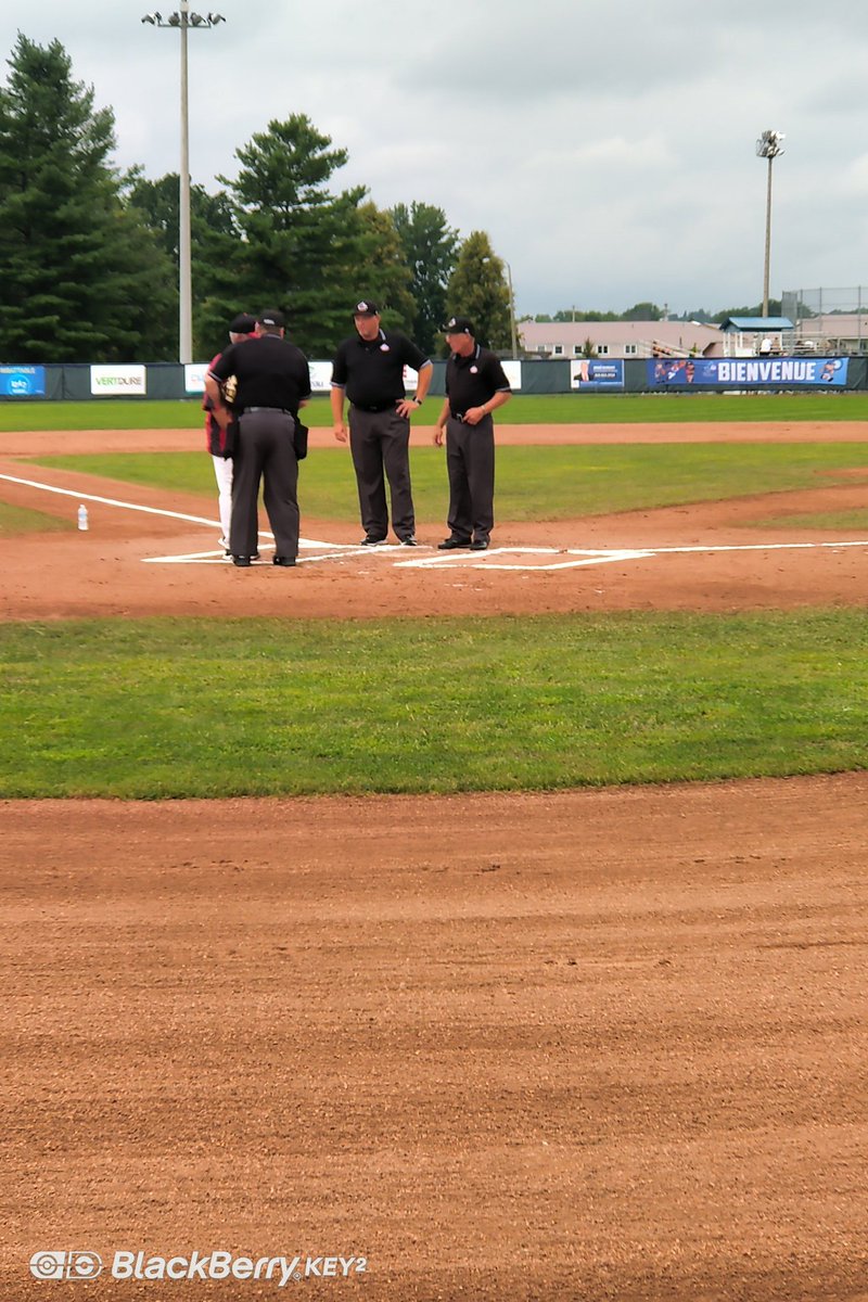 normaholmes98's tweet photo. Battle of Ontario #summersperfectgame #baseball #ballsandstrikes gOfficials Companion (ON), Klein (BC) &amp; Perreault (MB) @BaseballMB @ManitobaUmpires @Baseball_BC @BaseballOntario @BCUmpires @baseballcanada @BCAN_UMPIRES https://t.co/nVg8W3IgLZ