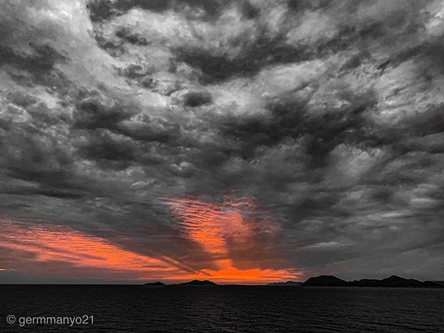 germmanyo's tweet photo. Mediterráneo 005 blackandwhite #bnw #monochrome #portraitphotography #instapic #instablackandwhite #monoart #mediterraneo #bnw_society #bw_lover #bw_photooftheday #photooftheday #bw #instagood #portrait_today #bw_photooftheday #sky #bwstyles_gf #orangesky #blackmood #bwsty… https://t.co/FoMIbbJuEP