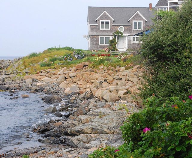 ParmieP's tweet image. A long time ago the sis and I chilled in Ogunquit, Maine. The the smell of the ocean and the cold water for swimming is quite liberating.  Now I turn my sights to the other side of coast - Seattle. Let’s see what we discover there. @traveloregon #westcoa… ift.tt/2ZdVaWG