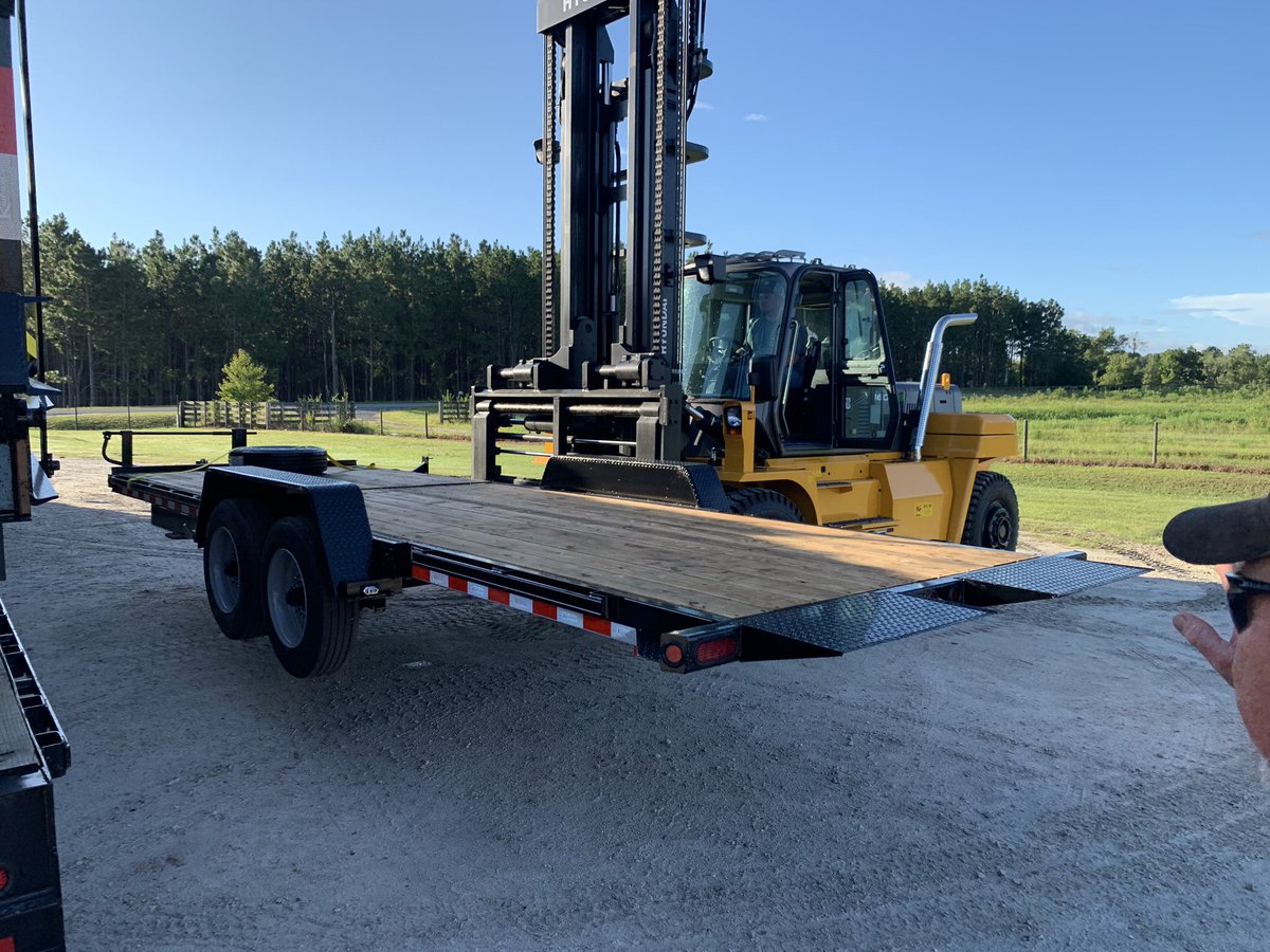 advantaasphalt's tweet photo. New Kaufman tilt deck trailer delivery https://t.co/QjvBRNa0bS