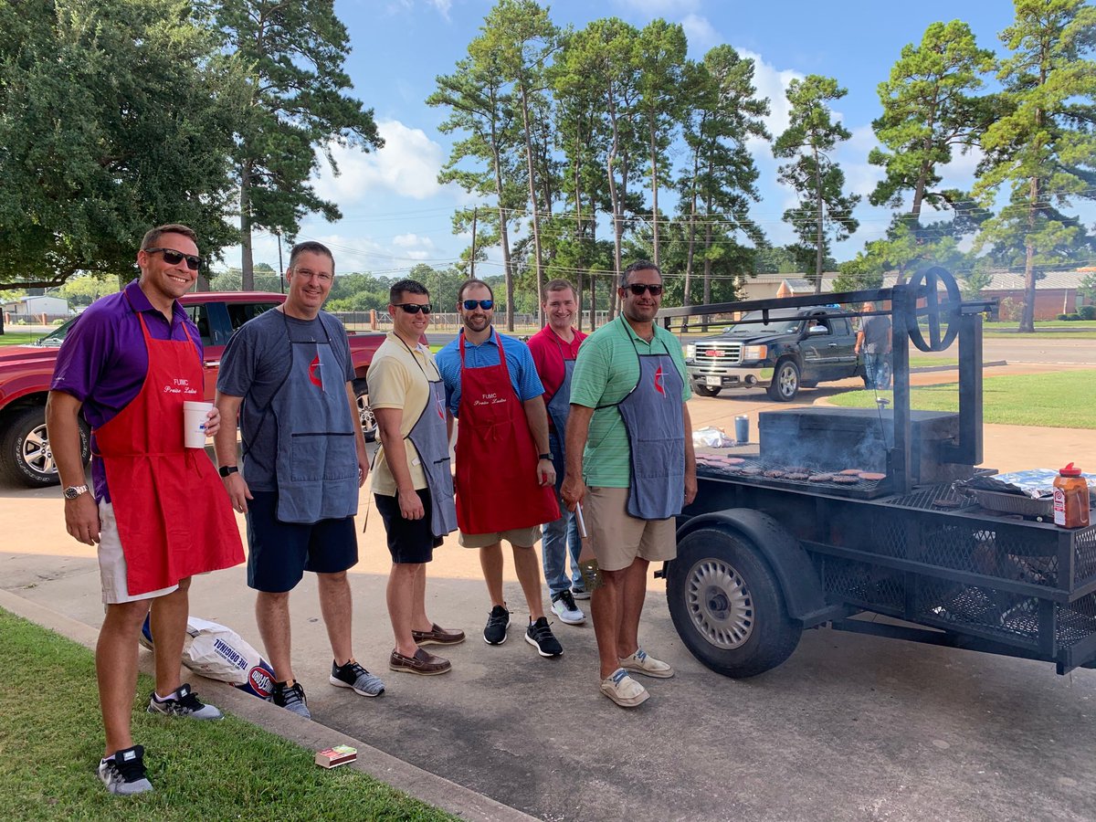 MatthewDKnight's tweet photo. Thanks to the “Praise Ladies” from the Momentum Sunday school class for cooking the burgers for the Back to School Bash! @FUMCLufkin @HunterHaglund #lotsofhelp https://t.co/BAiW6qt9Av