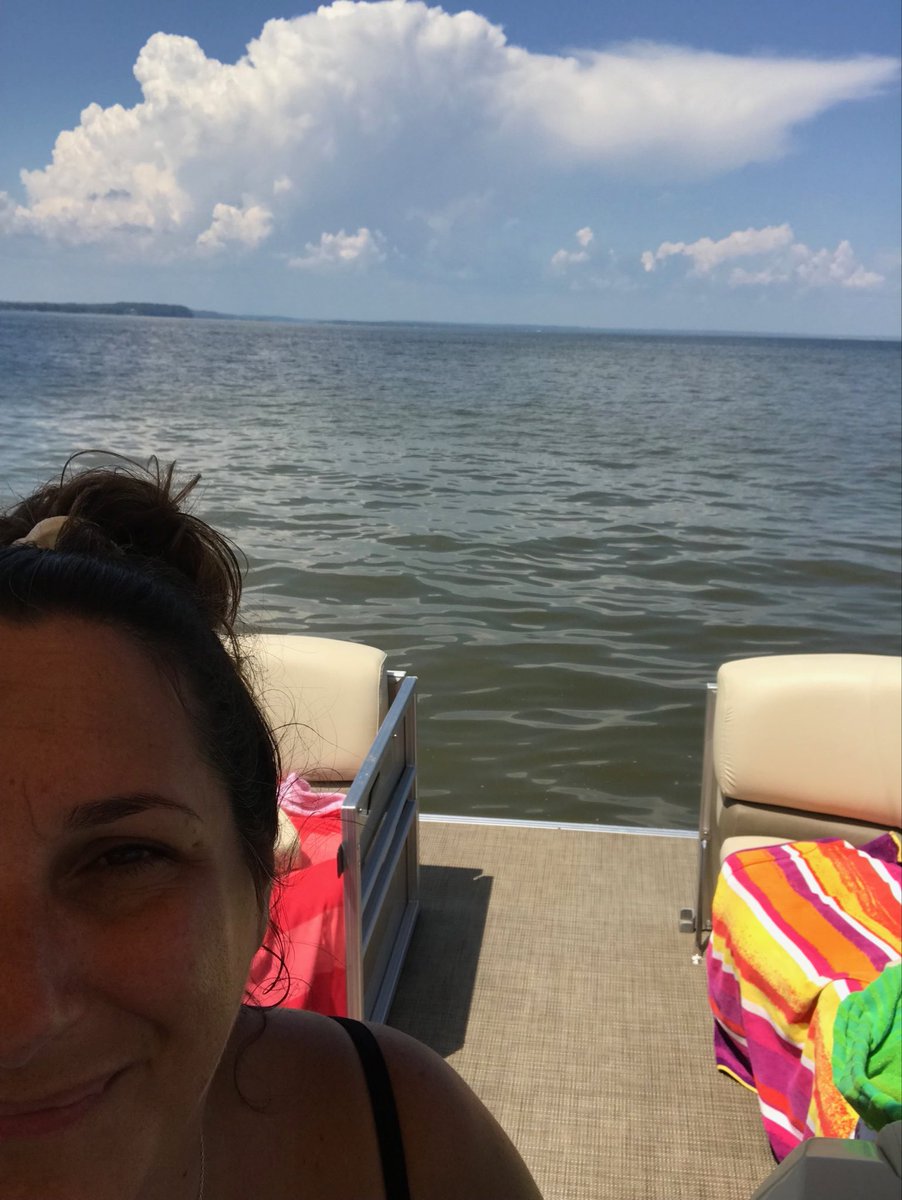 StacyLynnAP's tweet photo. The balance between work and self-care is crucial. No better relaxation than spending time on my boat with family and friends! #boatlife https://t.co/Ib1Kx9Hn1I