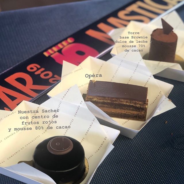 • ÚLTIMO DÍA • MASTICAR • .
• MINICAKES •
.
• Nuestra Sacher • Torre Mousse
• Opéra
.
.
#comerico #masticar #compañiadechocolates ift.tt/2NjGpLH