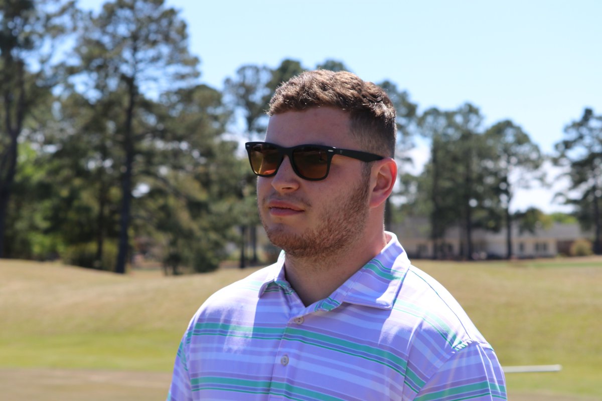 It's Sunday! Who's on the links today? ⛳️