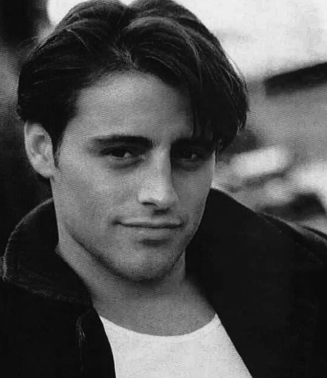 What products can I use to achieve this wet hair style Matt Leblanc had  when he was younger?- ThorGift.com - If … | Matt leblanc, Wet hair look  men, Mens hairstyles