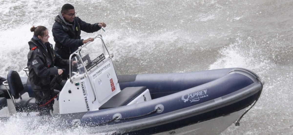 ThamesActive's tweet photo. This week, all week we welcome @metpoliceuk officers who are undergoing their RYA #Powerboat Level 2 qualification . Good luck and have a great time #thamesactive  @MPSonthewater Be #thamesactive https://t.co/VAUvwNnHv0