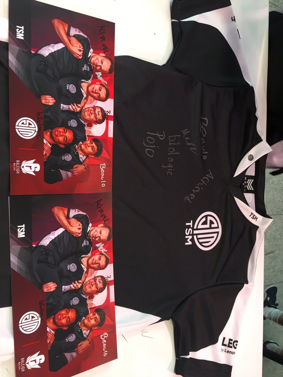 Achieeved's tweet image. Giving away a fully signed Rainbow6 @TSM jersey and 2 cards. 
All you gotta do is
✔️ retweet
✔️follow on twitter and Instagram.com/tsm_achieved