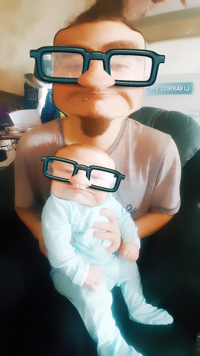 xYamiHanax's tweet photo. 🤣🖤 #hiseyelashes #funny https://t.co/q9dEf9y5b0