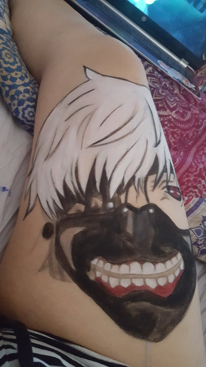 xYamiHanax's tweet photo. All Makeup, @JeffreeStar druglord, unicorn blood liquid lipstick. #bloodsugarpalette  
#smashbox #maccosmetics #revolutionmakeup #JeffreeStarCosmetics #makeup #mua #geeky #TokyoGhoul #anime #velourliquidlipstick #bodypaint https://t.co/eAC4lQ13kU