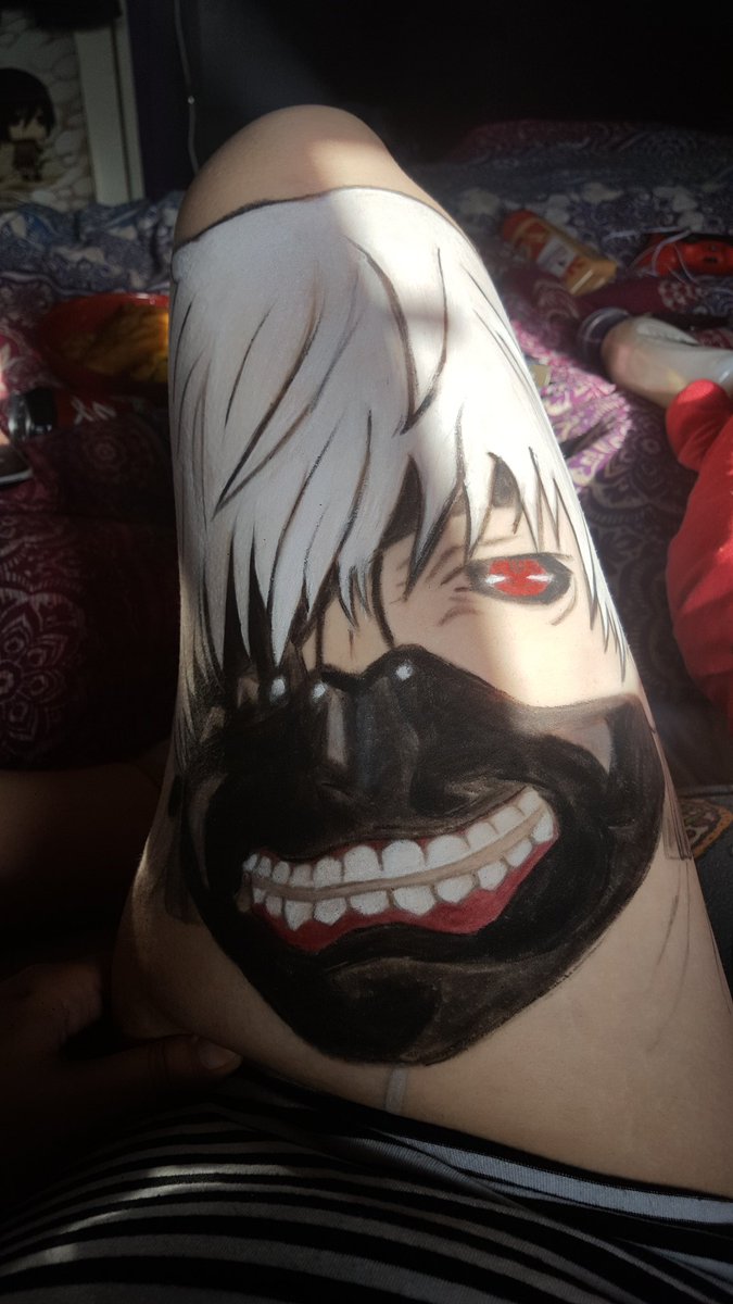 xYamiHanax's tweet photo. All Makeup, @JeffreeStar druglord, unicorn blood liquid lipstick. #bloodsugarpalette  
#smashbox #maccosmetics #revolutionmakeup #JeffreeStarCosmetics #makeup #mua #geeky #TokyoGhoul #anime #velourliquidlipstick #bodypaint https://t.co/eAC4lQ13kU