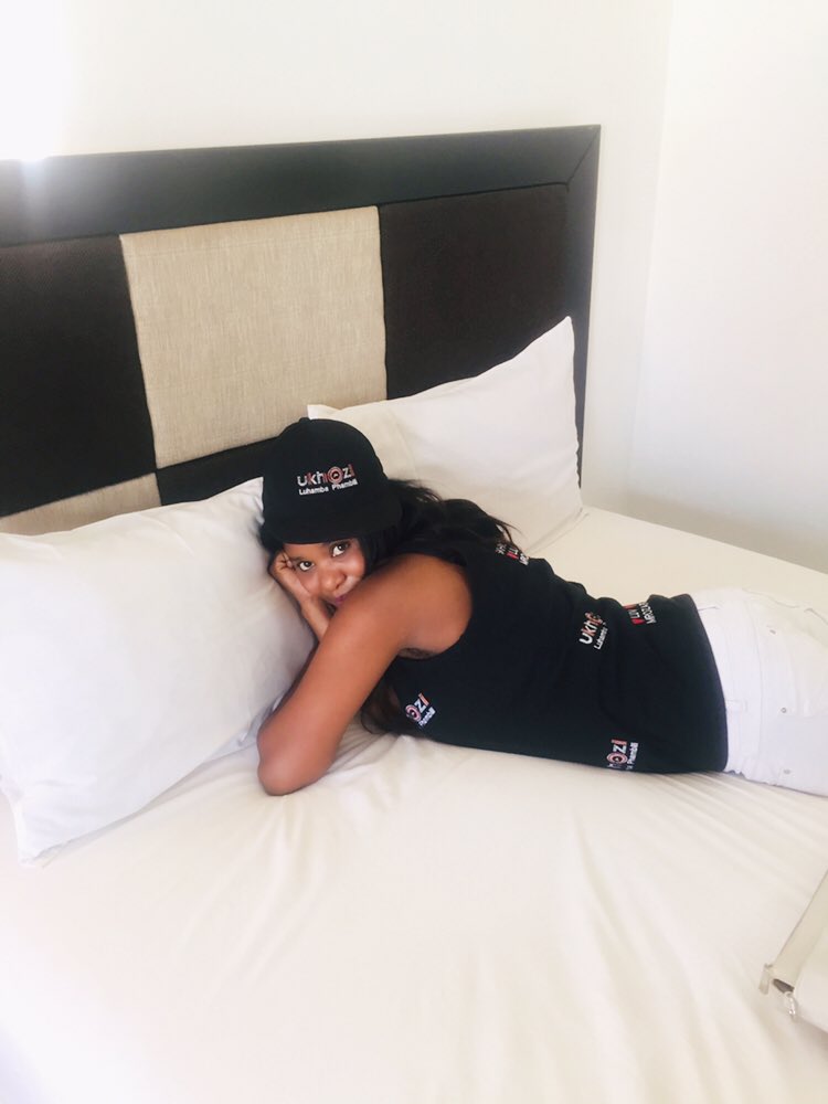 Bucs_skhokho's tweet photo. #TeamMroza ❤️⚡️ #UkhoziFm ❤️ https://t.co/ooVT0yA8p1