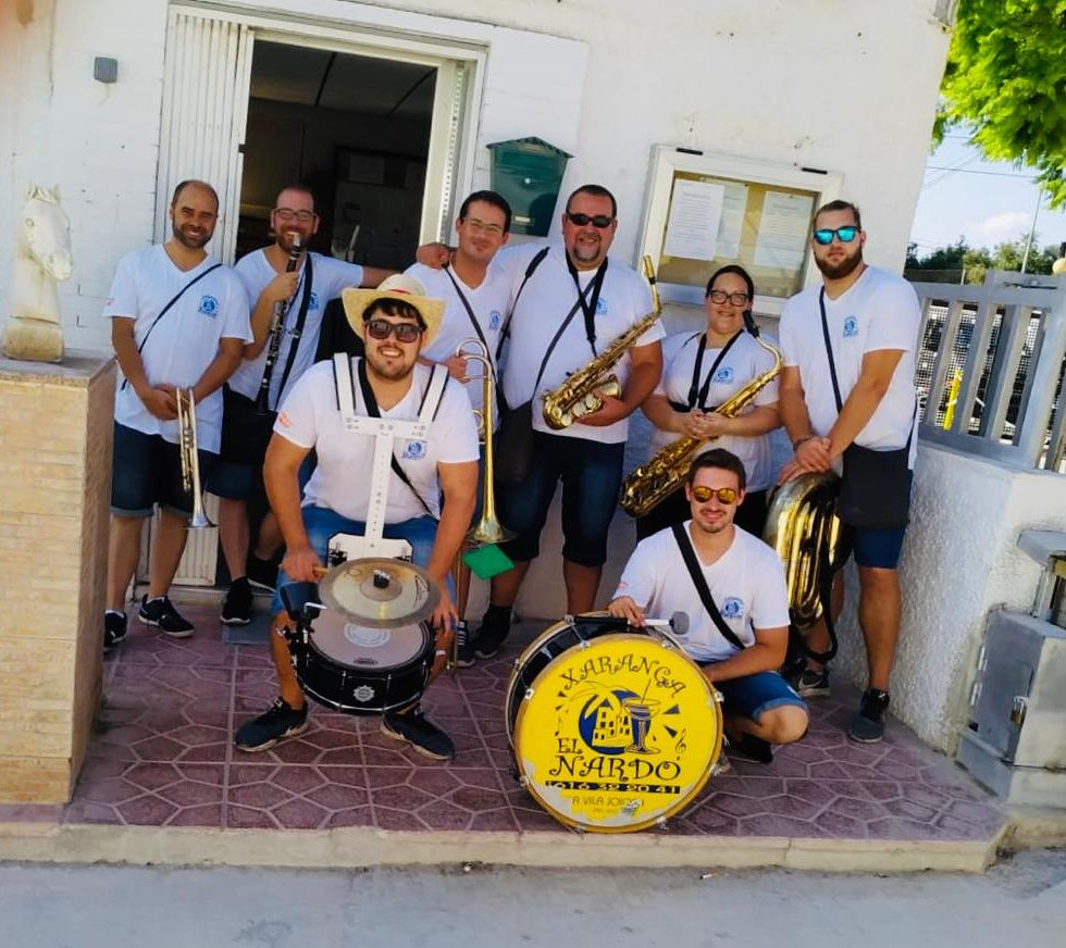 charangasInfo's tweet photo. RT XarangaElNardo: Ayer sábado, en el camping Caballo Loco de San Juan de Alicante. 😍🎷🎉
. 
. 
. 
#xarangaelnardo #lavila #xen
#senseformiguestour2019 #sanjuan #santjoan #campingcaballoloco #charanga #xaranga #hoydeblanco #villajoyosa #streetband #str… https://t.co/aDq8tQoJpi