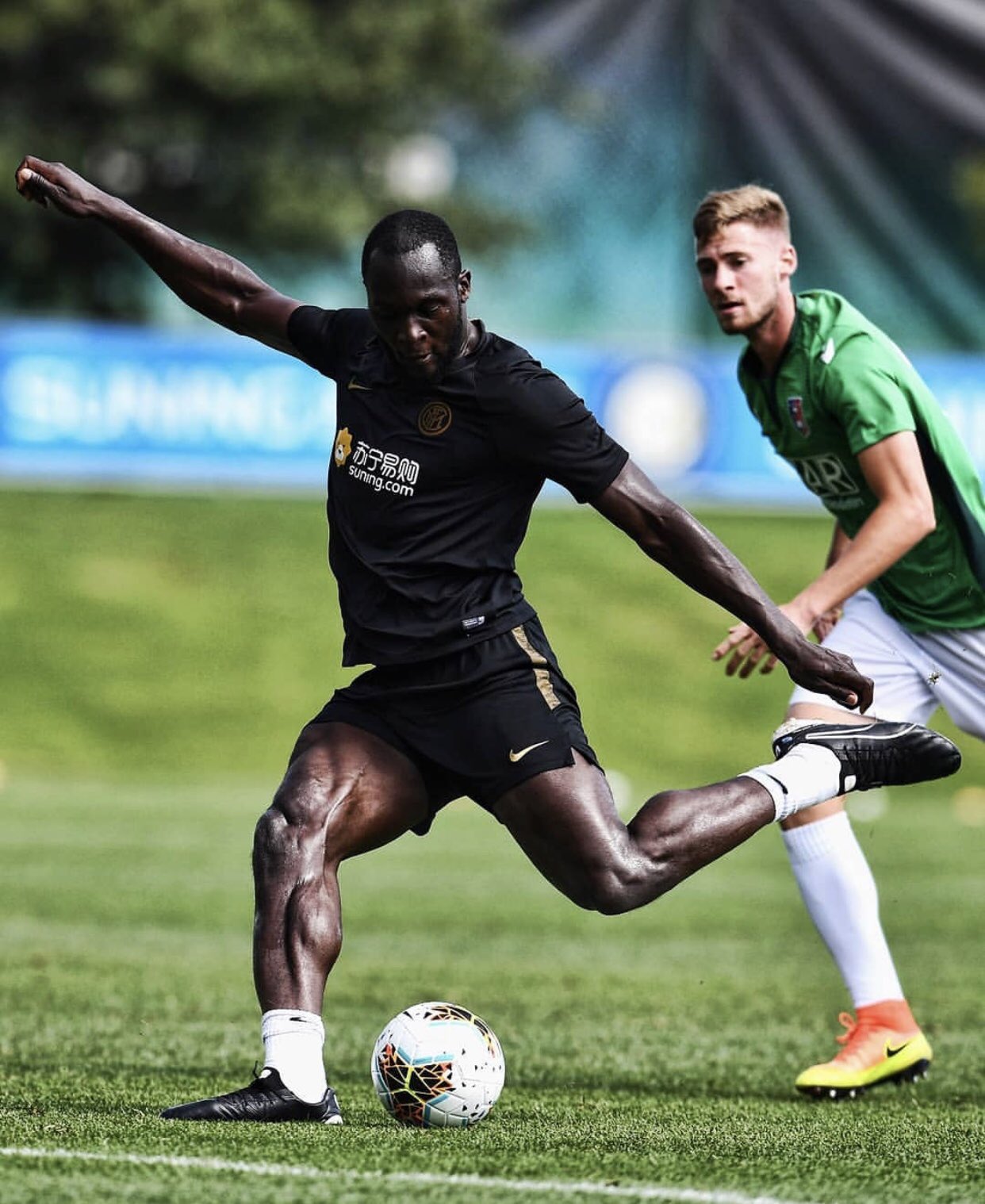 Lukaku taille poids