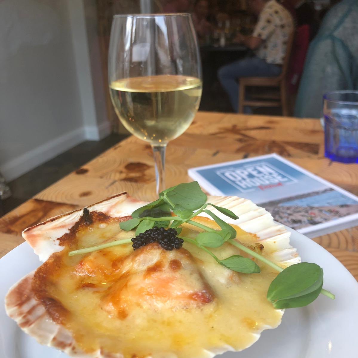 Next stop on the Tapas Trail - <a href="/UndergroundGB/">undergrounddining</a> for Chargrilled Tuna then a Baked Seafood Mornay! <a href="/openhousefest/">Open House</a> #Bangor 🍴🐟
