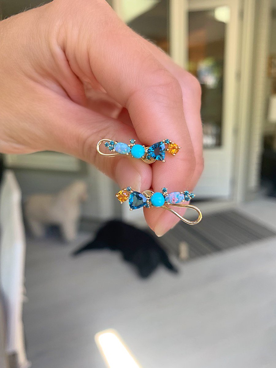 steviewrenstyle's tweet photo. 💛One of a kind, just like you 💙#earclimbers #semipreciousjewelry #steviewren #opaljewelry https://t.co/7XXKpuAFZw
