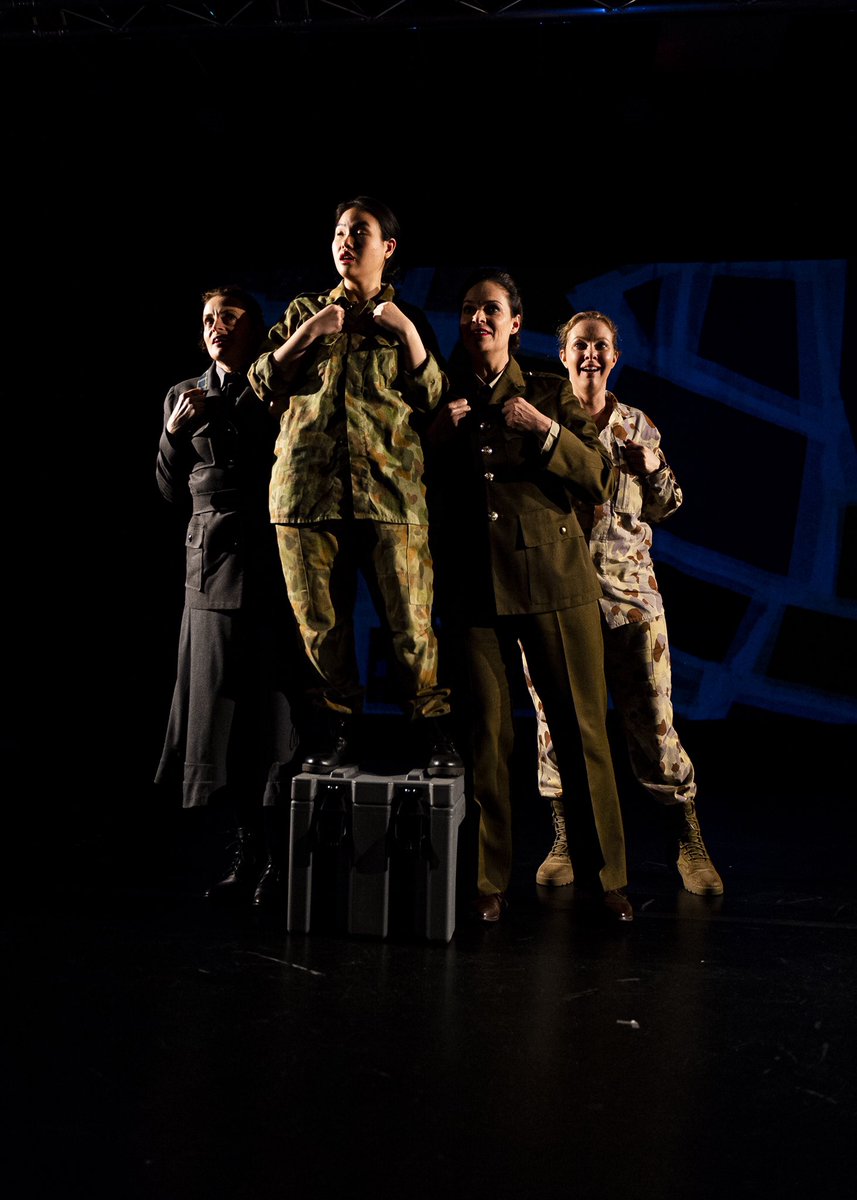 TheatreShift's tweet image. ‘It’s beautiful, so beautiful, floating on the wind, the others suspended’ #parachuting #hallowedground #womendoctorsinwar #EdFringe #MakeYourFringe #medwomen