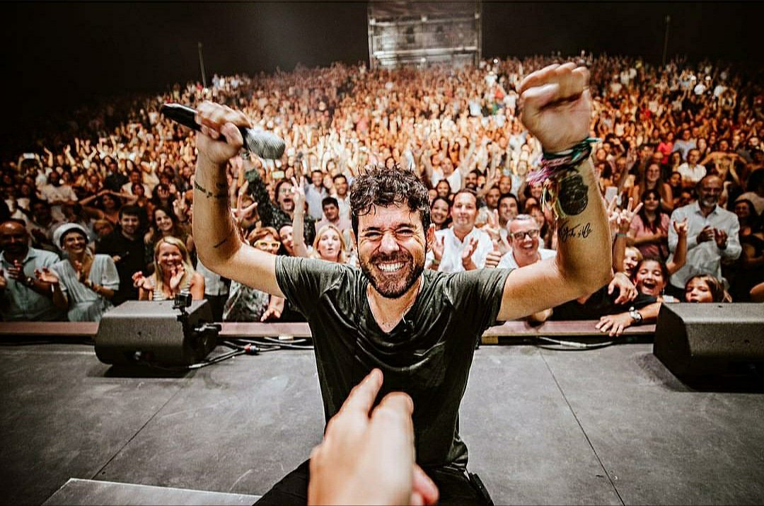 Starlite. Mañana. Su patio y él.
📸 <a href="/niarosas/">niarosas</a> 💥