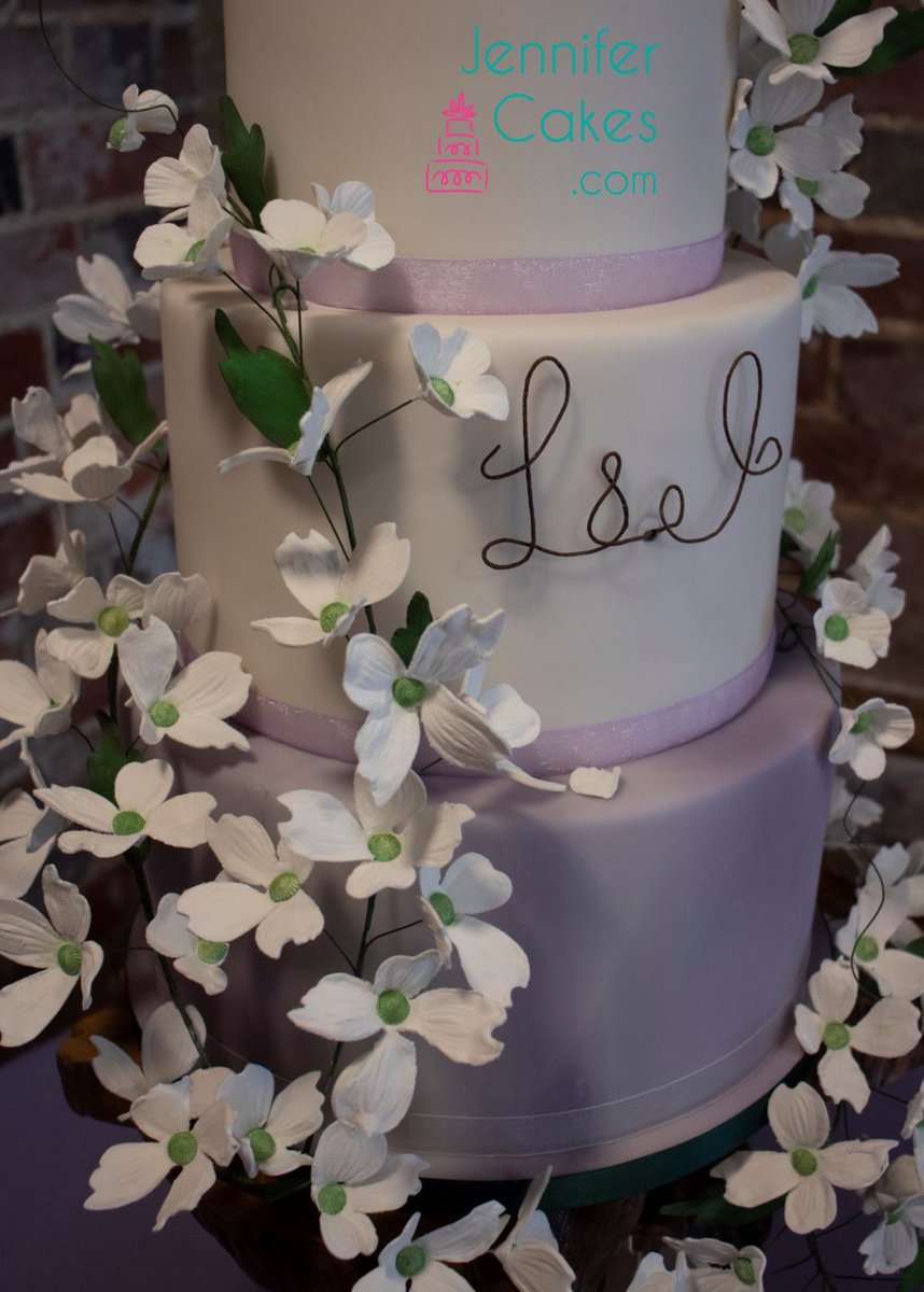 More double height tiers for this gorgeous wedding cake at <a href="/gaynespark/">Gaynes Park</a>, decorated with 112 hand made climbing flowers covering both the cake and my fabulous tree root cake stand. Love this design so much! 😍
Please like &amp; share 👍