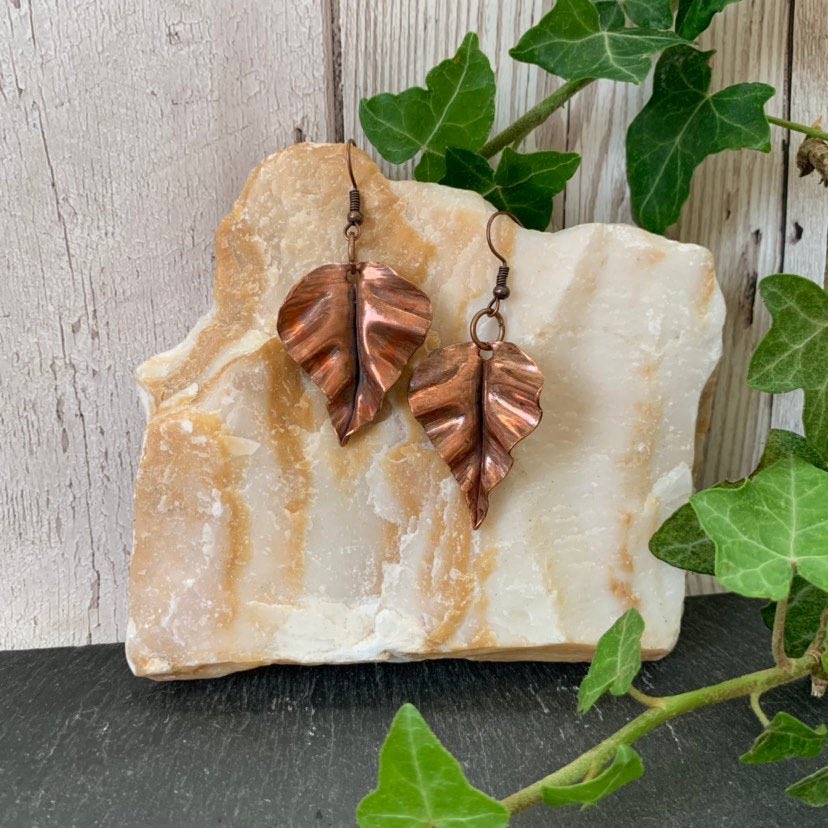 Fold formed copper leaf earrings and matching necklace available to order in 2 different sizes.  #etsy #jewellery #earrings #boldearrings #dangleearrings #foldformed # #leafearrings #leafhearts etsy.me/31NQcxy